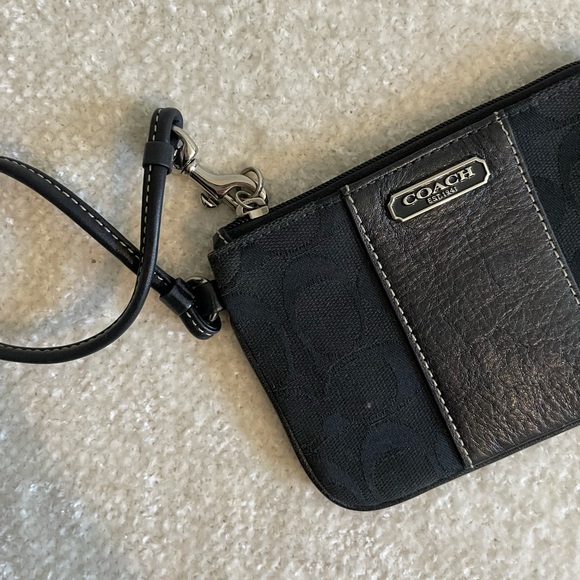 Black Coach Wristlet coin purse wallet - Picture 2 of 4